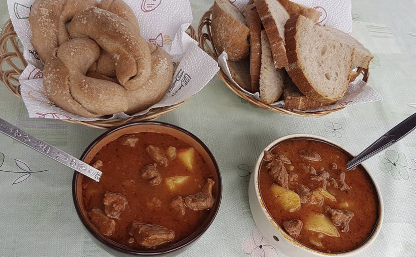 Tout au long de la saison, le maître du goulasch vous offre son savoir-faire pour obtenir le meilleur goulasch qui soit !