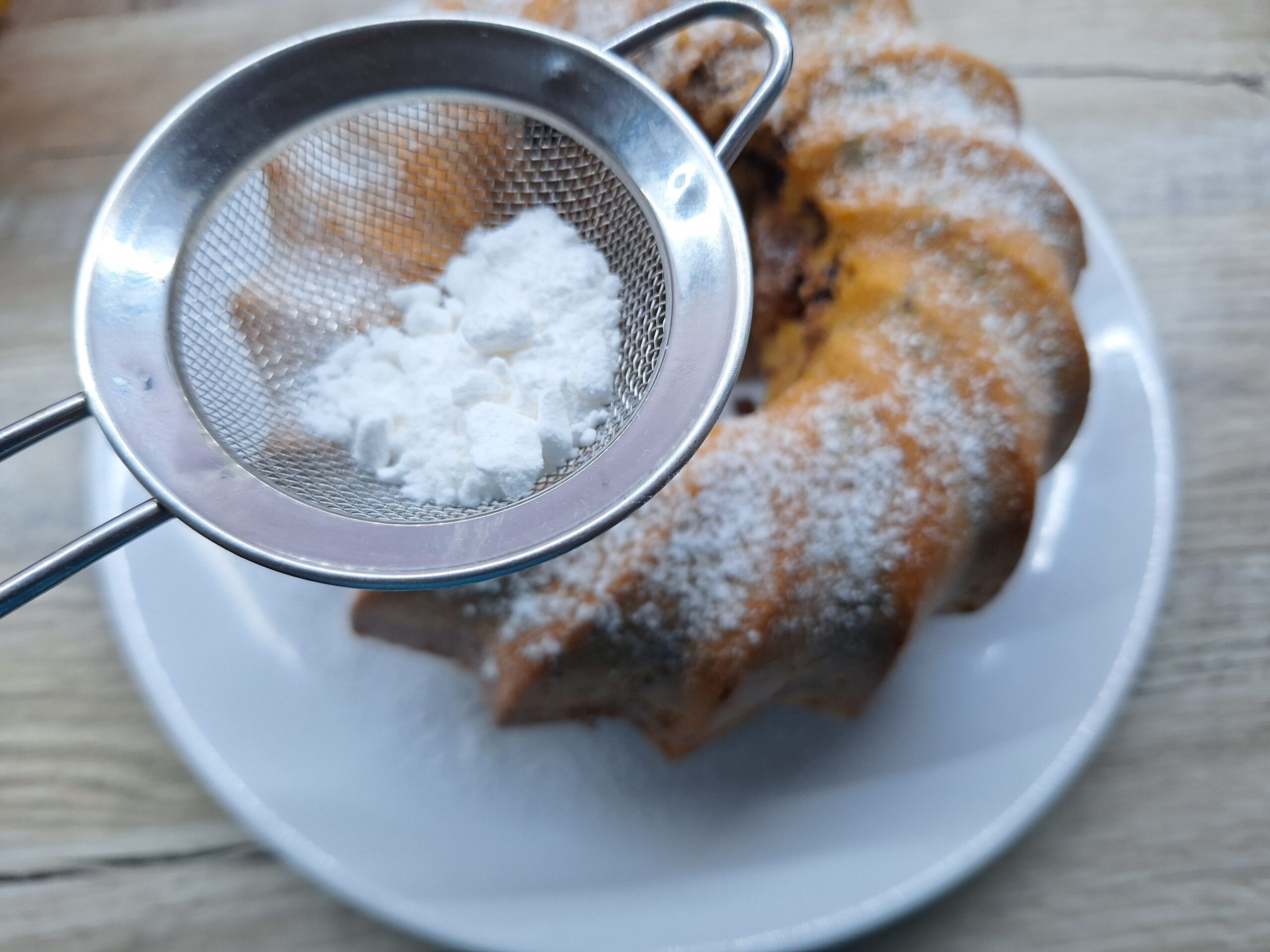 Gâteau à la crème aigre, avec une odeur de chocolat : le plus savoureux qui soit !