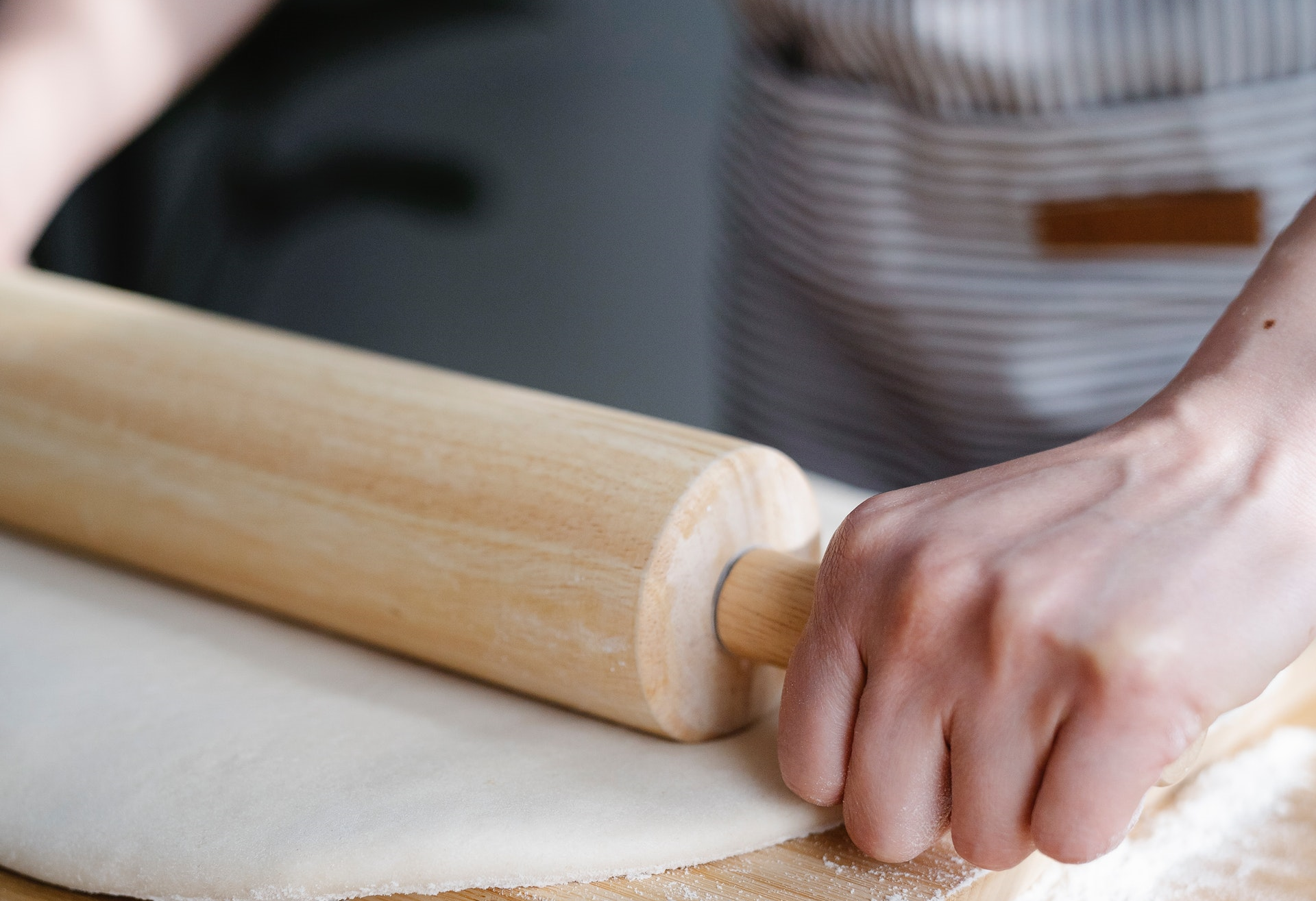 Ne faites pas de pâte à levure, c'est l'unité : une pâte fantastique et RAPIDE pour les strudels - ils ont l'air de venir d'une pâtisserie et l'odeur dans la cuisine est indescriptible !